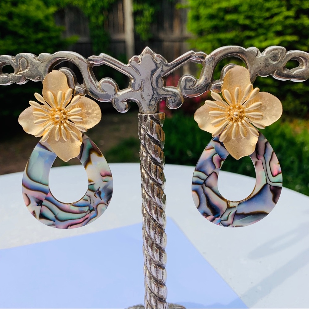 Acrylic Flower Abalone Oval Drop Earrings